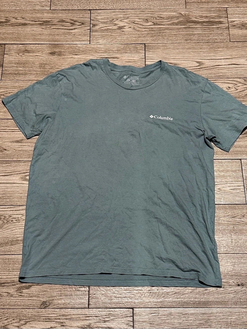 Columbia CSC Graphic Tee Graphic Short Sleeve Tee Size Medium